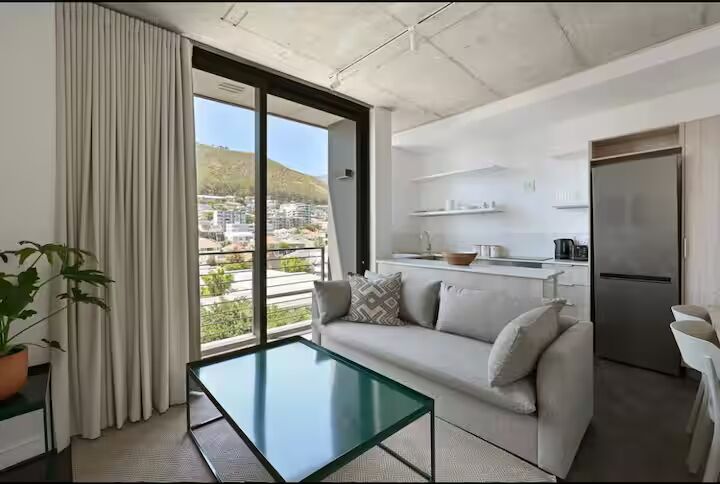 To Let 1 Bedroom Property for Rent in Sea Point Western Cape